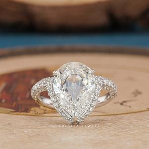 Magnifiques bagues en diamant provenant de collections de joaillerie fine, conçues pour mettre en valeur la beauté, la brillance et l'élégance de chaque diamant. - Product Image 4