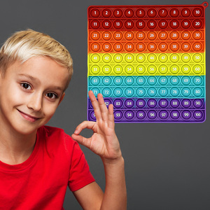Giocattolo Antistress in Silicone Arcobaleno con 100 Bolle, <span class=keywords><strong>Gioco</strong></span> Matematico per Bambini, Apprende il Conteggio e la Matematica di Base Attraverso il <span class=keywords><strong>Gioco</strong></span> Tattile - Product Image 4