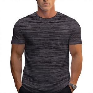 T-shirt en polyester pour homme, confort quotidien, léger, manches courtes, col rond, tissu doux et respirant, coupe classique, style décontracté - Product Image 1