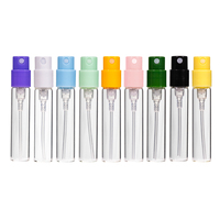 Flacon de parfum miniature rechargeable en verre carré de 2 ml en gros, emballage d'échantillon avec diffuseur à roseaux pour les voyages et une utilisation portable