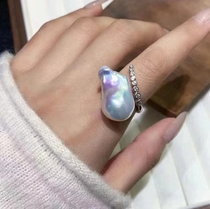 Anello Barocco di Nicchia con Apertura Regolabile e Unico Design in Argento Sterling con Perle Edison d'Acqua Dolce - Product Image 6