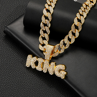 Chaîne Cubaine Maillons Pleinement Sertis 15 mm Hip Hop Plaqué Or, Alliage de Zinc, Strass, Pendentif Roi Reine avec Perle Pour Grandes Fêtes