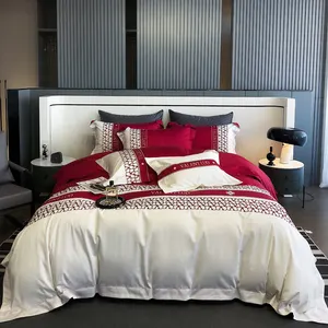 Draps de lit en coton haut de gamme belle housse de couette avec broderie quatre pièces couette de luxe rouge ensemble de literie fournisseur