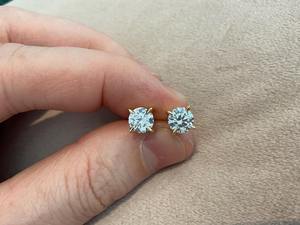 Pendientes de Diamantes Atemporales de Calidad Premium en Oro de 18K, Joyería Fina Certificada para Uso en la Oficina, Uso Casual, Regalos en Venta - Product Image 3