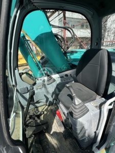 รถขุดไฮดรอลิกแบบตีนตะขาบ Kobelco SK135SR มือสอง ขนาดกะทัดรัด หมุนหางได้ 0 องศา ประสิทธิภาพสูง รุ่น SK130 SK140 SK200 - Product Image 6