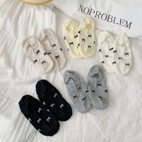 Nouvelles chaussettes courtes basses colorées et amusantes de style tendance avec un design caché pour femmes, en coton.