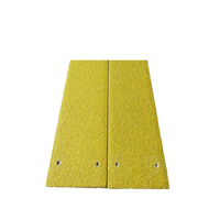 Bandes de nez de marche antidérapantes modernes et durables en carbure de silicium, jaune de sécurité, fibre de verre GFRP, alliage d'aluminium, PVC, pièces d'escalier abrasives