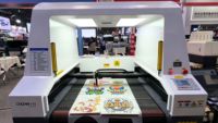 Macchina da Taglio Laser CO2 CNC di Alta Qualità con Alimentazione Automatica per Taglio di Film TPU, Film AB, Film UV DTF e Loghi