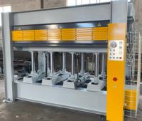 Presse à chaud hydraulique personnalisée Delilai pour le laminage de placages, machine à presser pour le travail du bois, le MDF, le contreplaqué, les meubles et les revêtements de sol