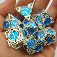 Jeu de dés Donjons et Dragons RPG argentés en métal creux avec logo personnalisé, cadeau de vacances pour le groupe de course Cthulhu, nouveauté