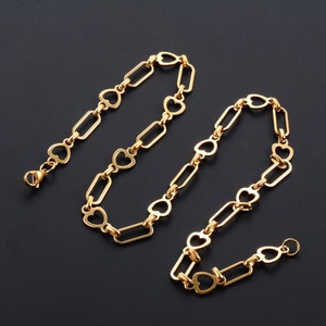 Collier ras du cou chic en acier inoxydable plaqué or avec pendentif cœur rectangulaire pour femmes et hommes, accessoires de bijoux en métal - Product Image 4