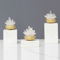 Sculpture décorative de luxe en cristal et or avec base en marbre ornement de table moderne pour salon bureau décor à la maison