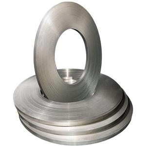 Bobine de cerclage en acier brillant industriel pour le regroupement de palettes à charge lourde, sangles d'emballage en acier pour la manutention en entrepôt et le transport de marchandises - Product Image 1
