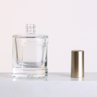 Vente en gros de bouteille de vernis à ongles en verre violet personnalisée 30ml bouteille de vernis à ongles en gel de verre vide carré avec pinceau bouchon doré