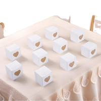Boîte de bonbons de mariage en papier kraft de style européen avec fenêtre en coeur transparent en PVC carré blanc pour bougie pour cadre photo