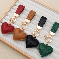 Porte-clés Cœur en Cuir PU de Luxe, Nouvelle Tendance du Designer, Motif Tressé, Pendentif de Sac en Forme de Cœur, Porte-clés de Voiture, Cadeau en Cuir, Vente en Gros