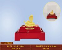WICKMAN Vente en gros usine 2025 – Nouveauté : Cadeau d'inauguration Feng Shui haut de gamme pour salon et bureau – Serpent du Zodiaque porte-bonheur en métal plaqué or 24 carats