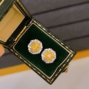 Xinfly - Aretes de Diamantes Clásicos Amarillos de 0.6 Quilates en Oro Sólido de 18 Quilates Au750, Joyería de Moda al por Mayor - Product Image 2