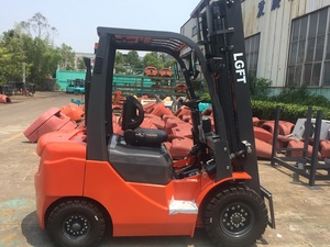 Potente carretilla elevadora diésel ISUZU C240, mini carretilla elevadora yuki de 1,5 toneladas, 1,8 toneladas, venta - Product Image 2