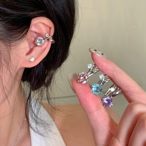 Boucles d'oreilles clips géométriques tendance en zircon, non-percées, manchettes d'oreille uniques, exquises, de luxe, pour mariage et soirée - Product Image 1