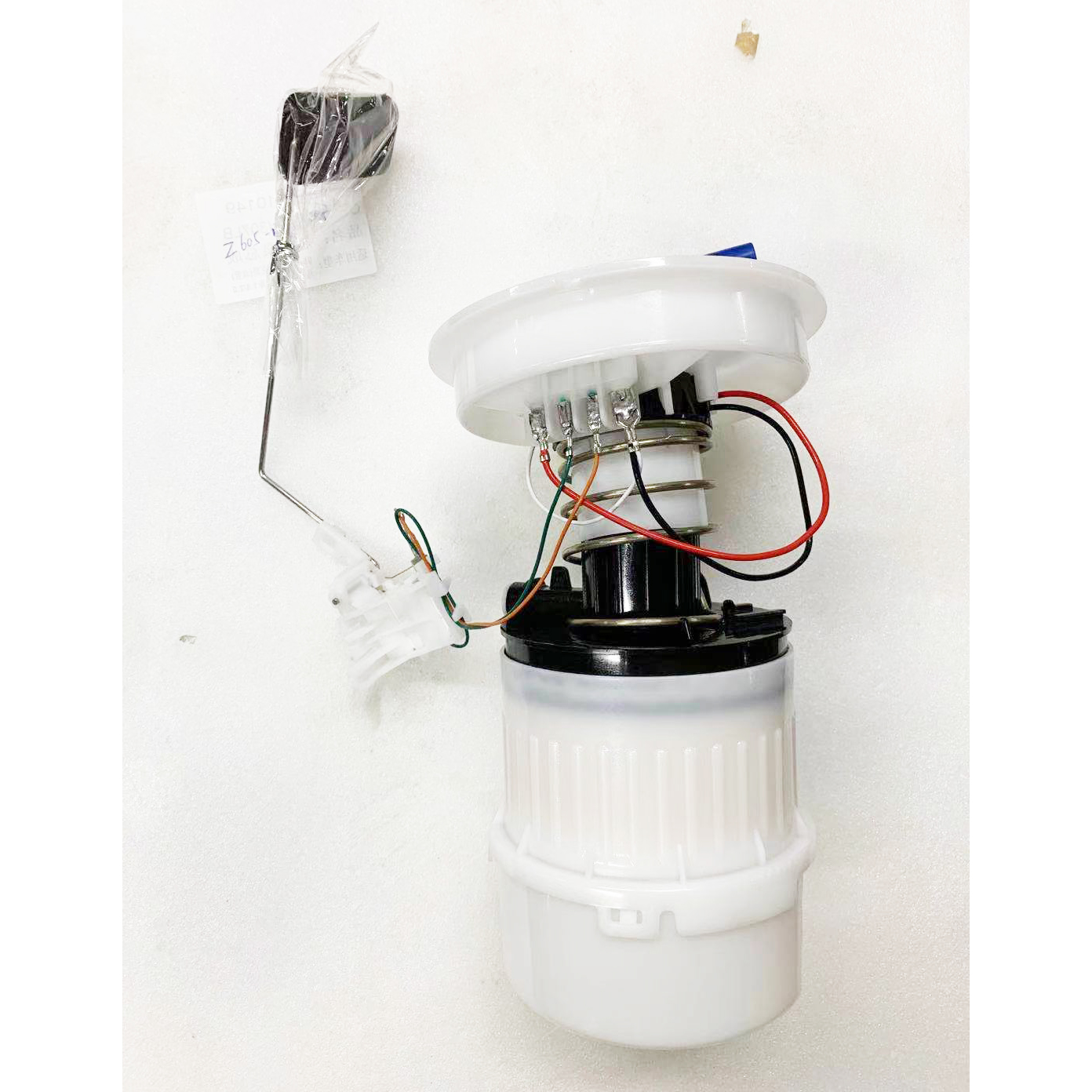 One Pipe Two Pipe Fuel Pump Module Assembly for Mazda 3