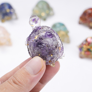 Figurine de tortue en résine de 5 cm avec éclats de cristal naturel (quartz blanc, <span class=keywords><strong>améthyste</strong></span>, quartz rose), feuille d'or, cadeau décoratif, vente en gros - Product Image 3