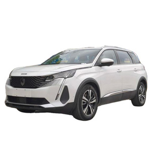 SUV compact d'<span class=keywords><strong>occasion</strong></span> à prix avantageux, Dongfeng Peugeot <span class=keywords><strong>5008</strong></span> 1.8T 211PS édition luxe 2023, voiture à <span class=keywords><strong>essence</strong></span> d'<span class=keywords><strong>occasion</strong></span> - Product Image 1