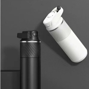 Vaso de Café Portátil Ecológico de Acero Inoxidable de 500 ml, Aislado al Vacío, Cilíndrico, en Blanco y Negro, para Viajes y el Hogar - Product Image 5