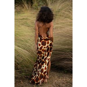 <span class=keywords><strong>Abito</strong></span> Lungo da Donna con Stampa Giraffa, Spacco Laterale, <span class=keywords><strong>Schiena</strong></span> Incrociata, Spalline Regolabili, Collo a Cappuccio, <span class=keywords><strong>Schiena</strong></span> Scoperta, in Viscosa - Product Image 2