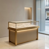Comptoir de magasin de bijoux de luxe moderne, design en verre et bois, table de présentation de bijoux, vitrine à montres et bijoux