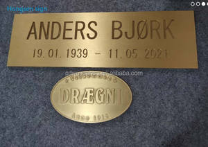 Большая латунная бронзовая мемориальная табличка, односторонняя, с объемной гравировкой, готовая к отгрузке для кладбищ - Product Image 4