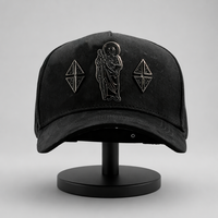 Topi Baseball 5-Panel Hitam Oxford Vintage Washed, Aksen Etnik Hip Hop, Figur Santo Yudas Logam Perak, Kristal Berkilau, Salib, Titik, dan Buah-buahan