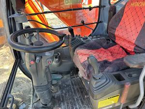 Excavatrice sur pneus Hitachi Zaxis 130 d'occasion, 13 tonnes, mobile, pour travaux de construction, avec moteur Isuzu, boîte de vitesses PLC, puissance 72500W - Product Image 5