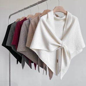 Sciarpa Poncho a Maglia Tinta Unita di Alta Qualità per Donne, Morbide e Confortevoli Mantelle e Scialli Invernali Caldi a Triangolo - Product Image 1