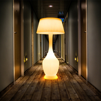Lampe de sol en forme de champignon de style italien moderne, design créatif LED, avec abat-jour blanc, luxe pour salon et chambre à coucher