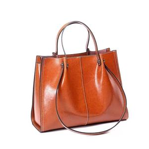 Wholesale High Quality PU Women's Tote Bag Big Capacity Casual Shoulder <b>Handbag</b> with Zipper Closure and Chain Decoration - Product Image 1