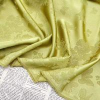 Haute Qualité Doux Stock Satin Jacquard Fleurs Conception Beau Tissu Lisse pour Femmes Robe