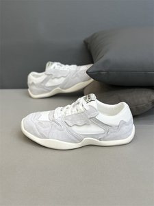 Zapatillas Deportivas Bajas de Gamuza Beige para Mujer, Estilo Casual Retro, OEM, Marca Privada Personalizada para Marcas de Calzado - Product Image 3