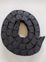Chaîne de traînée de câble en nylon d'ingénierie chariot à énergie de fonctionnement lisse transporteur de câble en plastique pour tuyaux hydrauliques