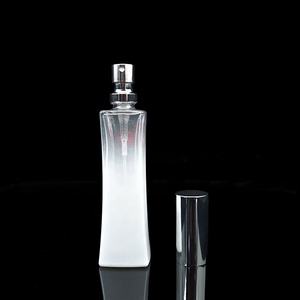Fabricant de flacons de parfum blancs Ensemble de flacons de parfum en verre carrés blancs de luxe personnalisés de 30ml - Product Image 2
