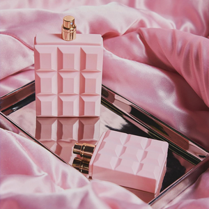 Perfume de 75ml con Diseño de Barra de Chocolate, Larga Duración, Venta al Por Mayor, Disponible en EE. UU. - Product Image 2