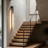 Applique murale LED verticale de luxe en acier inoxydable et marbre, luminaire décoratif pour projets hôteliers et décoration intérieure