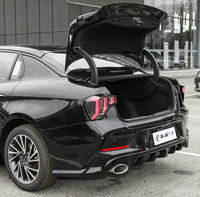 Voiture compacte à essence 2026 Lynk & Co 03 2026 1.5TD DCT Plus berline 4 portes, 5 places pour les trajets quotidiens