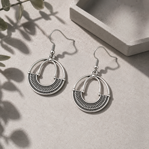 Orecchini pendenti rotondi geometrici vintage da donna, gioielli alla moda con ciondolo cavo - Product Image 4