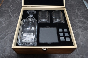 USA Kho <span class=keywords><strong>12</strong></span>-Mảnh Tùy Chỉnh Khắc Whiskey Decanter Set Với Kính, Ice Cubes, Slate Đế Lót Ly Và Bằng Gỗ Hộp Quà Tặng - Product Image 5