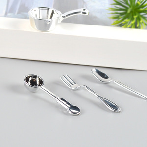 Mini-cuillères, fourchettes, pots et modèles de vaisselle en plastique DIY, jouets de cuisine miniatures pour jeux d'imitation. - Product Image 5