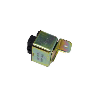 Relé de Control de Combustible Jianghuai 3916024540 para Vehículo de Ingeniería con 8 Conectores - Product Image 1