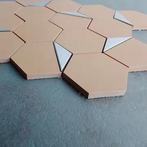 แผ่นกระเบื้องโมเสคเซรามิกหกเหลี่ยม PVD สีเงิน73มม. แผ่นเคลือบเงาด้านออกแบบข้าวโพดสำหรับผนังภายในห้องน้ำห้องนั่งเล่น - Product Image 2