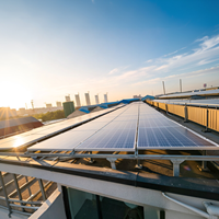 Support de fixation pour panneaux solaires en profilé Zn-Al-Mg pour toit en béton plat