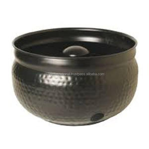 Pot d'arrosage design en métal antique en laiton - Product Image 3